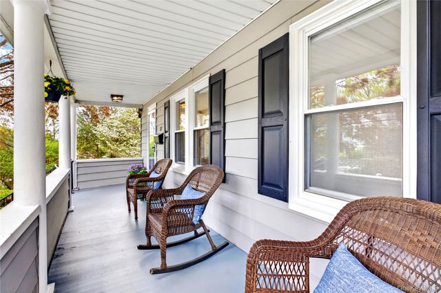 17 Neulist Avenue, Port Washington, NY 11050