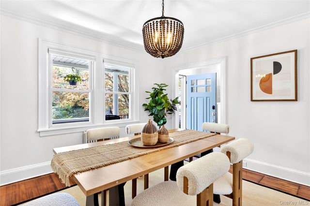 17 Neulist Avenue, Port Washington, NY 11050