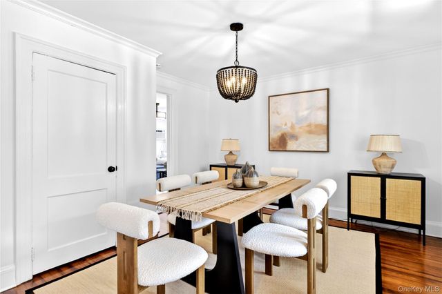 17 Neulist Avenue, Port Washington, NY 11050