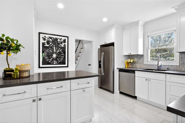 17 Neulist Avenue, Port Washington, NY 11050