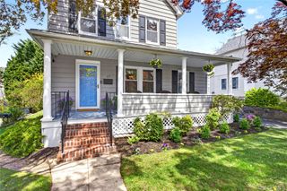 17 Neulist Avenue, Port Washington, NY 11050