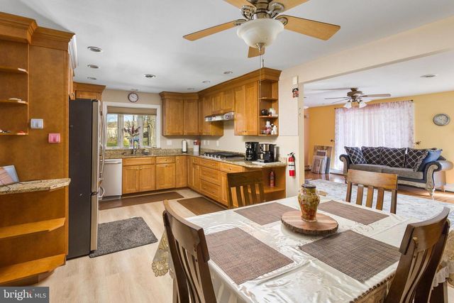 261 MILL LN W, Columbus, NJ 08022