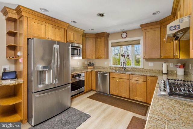 261 MILL LN W, Columbus, NJ 08022