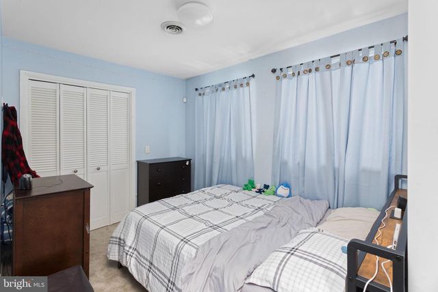 261 MILL LN W, Columbus, NJ 08022