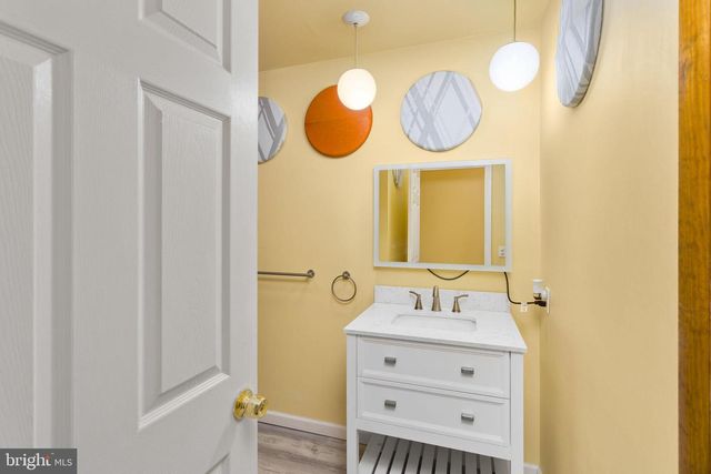 261 MILL LN W, Columbus, NJ 08022