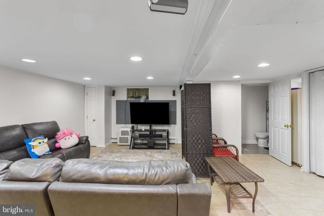 261 MILL LN W, Columbus, NJ 08022