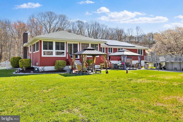 261 MILL LN W, Columbus, NJ 08022