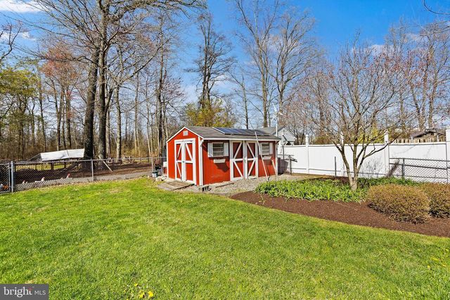 261 MILL LN W, Columbus, NJ 08022