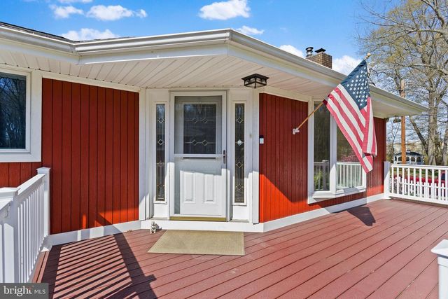 261 MILL LN W, Columbus, NJ 08022