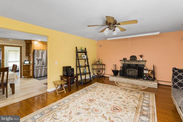 261 MILL LN W, Columbus, NJ 08022