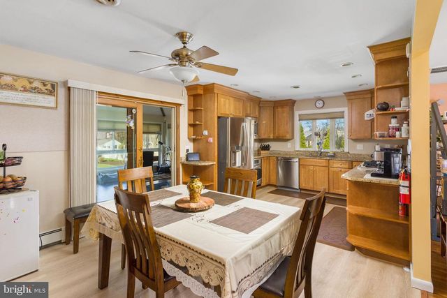 261 MILL LN W, Columbus, NJ 08022