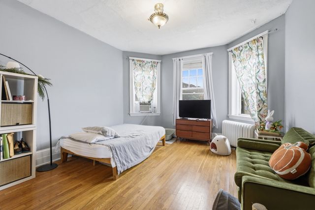 1572 Commonwealth Ave 6, Boston, MA 02135