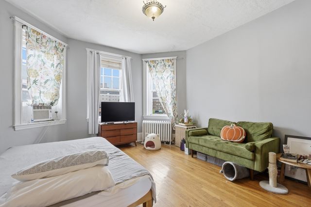 1572 Commonwealth Ave 6, Boston, MA 02135