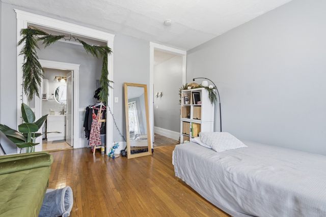 1572 Commonwealth Ave 6, Boston, MA 02135