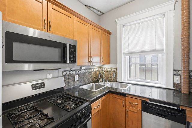 1572 Commonwealth Ave 6, Boston, MA 02135