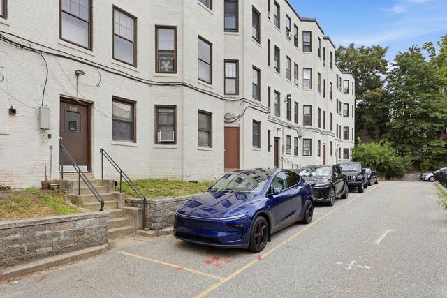 1572 Commonwealth Ave 6, Boston, MA 02135