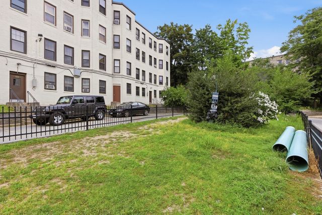 1572 Commonwealth Ave 6, Boston, MA 02135