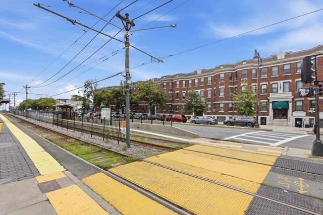 1572 Commonwealth Ave 6, Boston, MA 02135