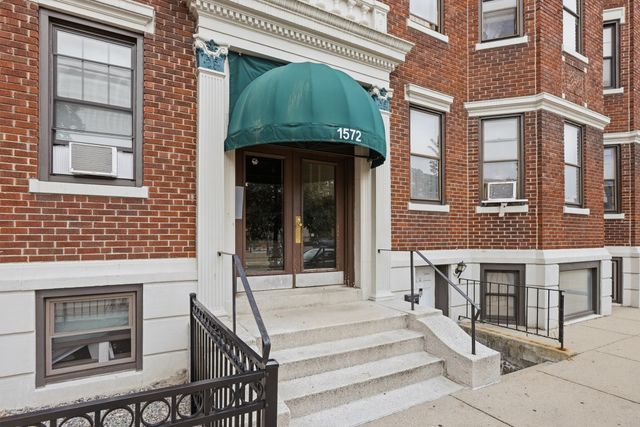 1572 Commonwealth Ave 6, Boston, MA 02135