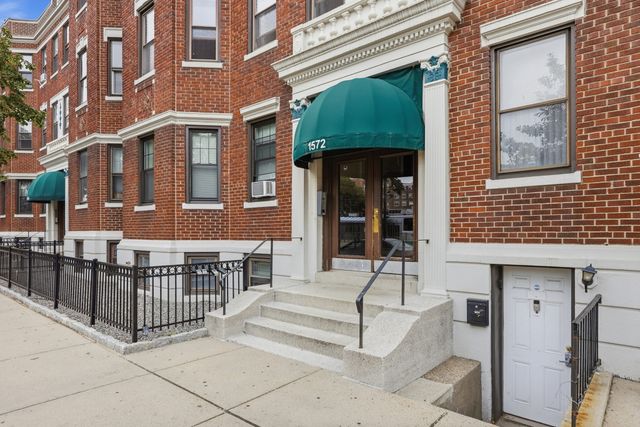 1572 Commonwealth Ave 6, Boston, MA 02135