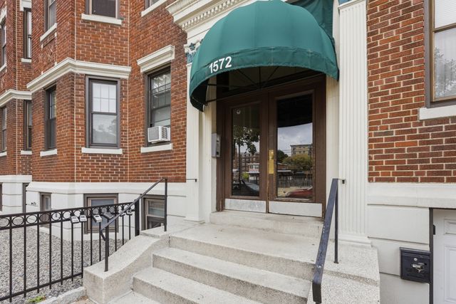 1572 Commonwealth Ave 6, Boston, MA 02135