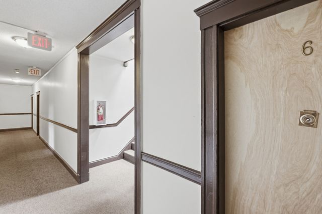 1572 Commonwealth Ave 6, Boston, MA 02135