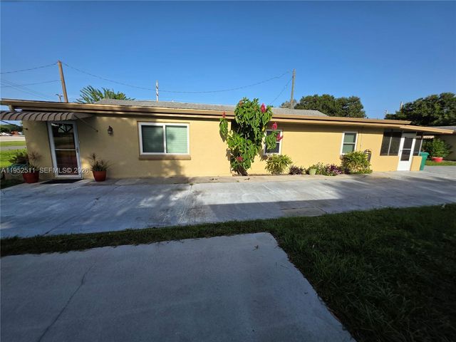 4321 Kirby Loop Rd, Fort Pierce, FL 34981