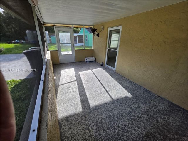 4321 Kirby Loop Rd, Fort Pierce, FL 34981
