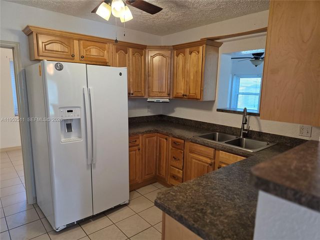 4321 Kirby Loop Rd, Fort Pierce, FL 34981