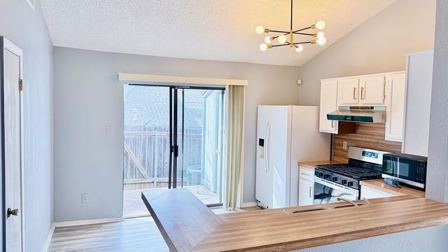 1411 Gracy Farms LN unit #96, Austin, TX 78758