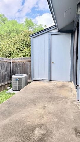 1411 Gracy Farms LN unit #96, Austin, TX 78758