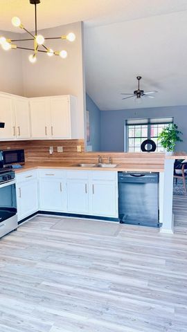 1411 Gracy Farms LN unit #96, Austin, TX 78758