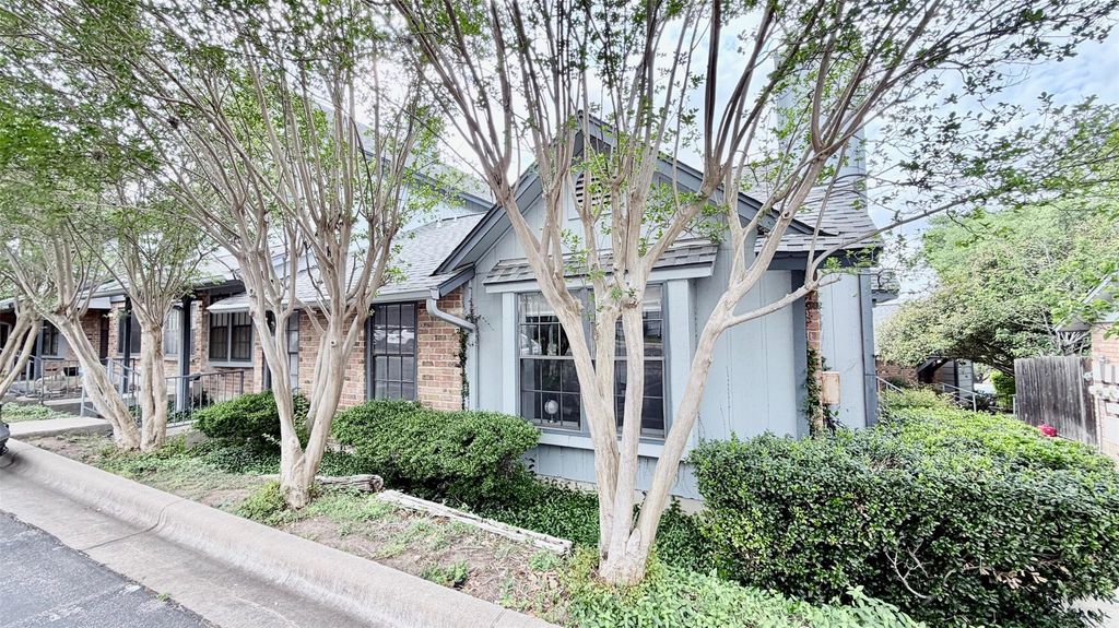 1411 Gracy Farms LN unit #96, Austin, TX 78758