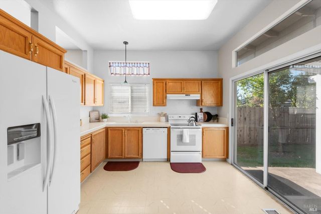 106 Genoa Ct, Vacaville, CA 95688