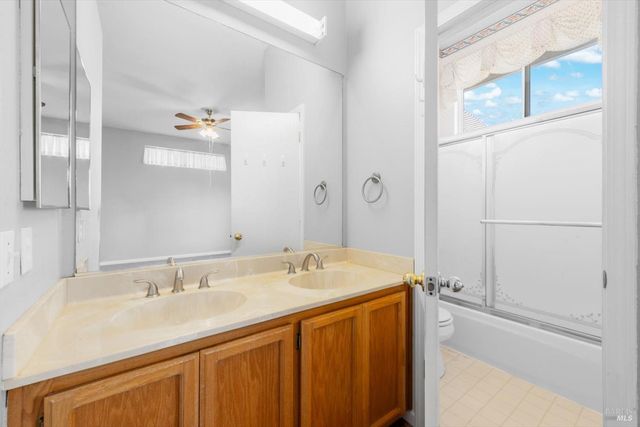 106 Genoa Ct, Vacaville, CA 95688