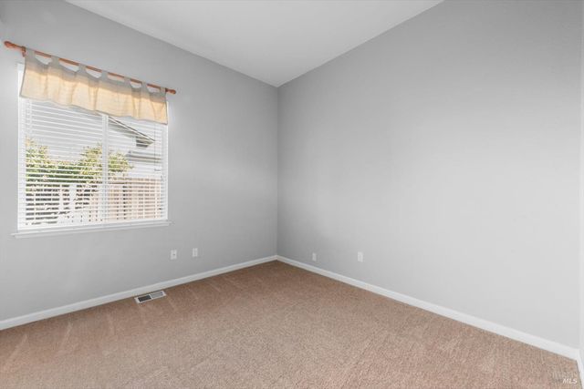 106 Genoa Ct, Vacaville, CA 95688