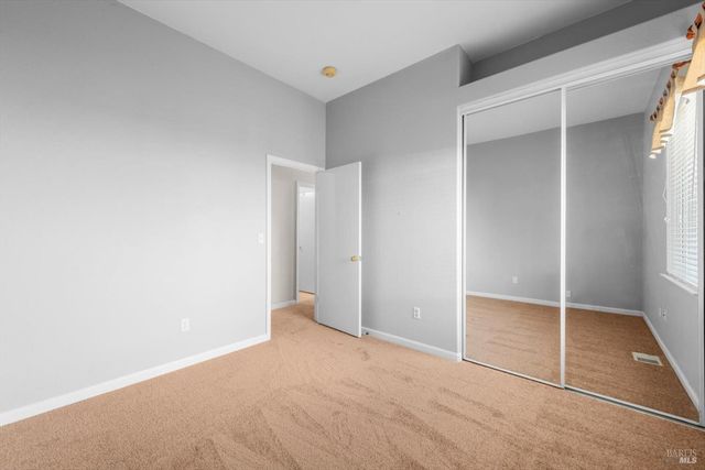 106 Genoa Ct, Vacaville, CA 95688