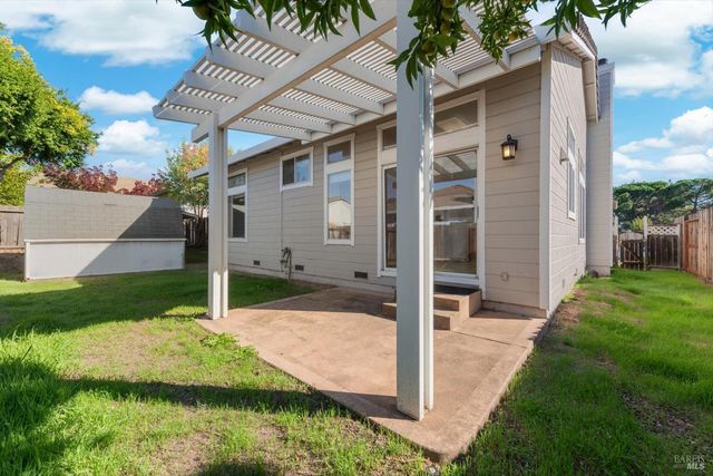 106 Genoa Ct, Vacaville, CA 95688