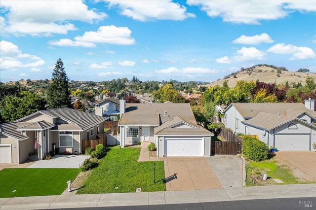 106 Genoa Ct, Vacaville, CA 95688
