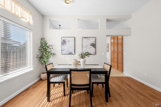 106 Genoa Ct, Vacaville, CA 95688