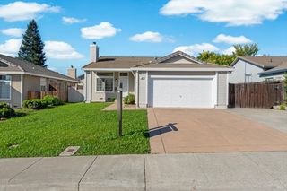 106 Genoa Ct, Vacaville, CA 95688