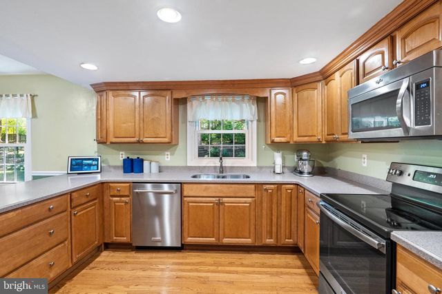 5804 OAK MOSS TER, Burke, VA 22015