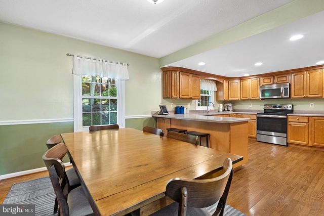 5804 OAK MOSS TER, Burke, VA 22015