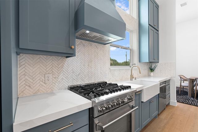 21408 Lakefront DR, Lago Vista, TX 78645