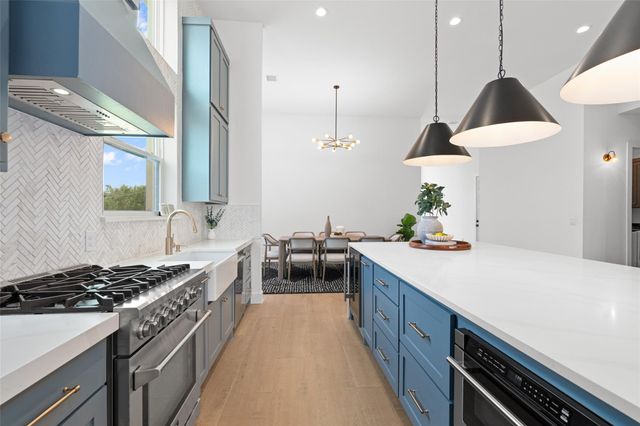 21408 Lakefront DR, Lago Vista, TX 78645