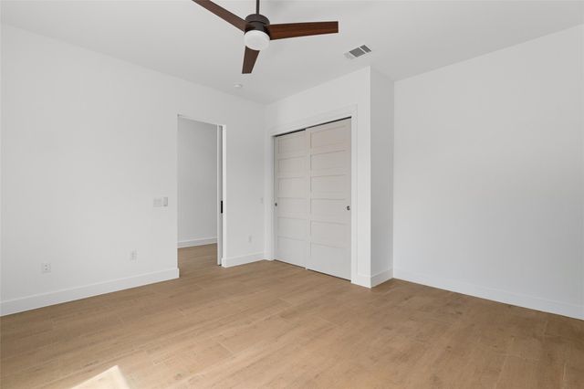 21408 Lakefront DR, Lago Vista, TX 78645