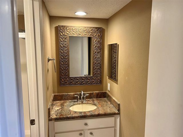 1962 Augusta Drive, Houston, TX 77057