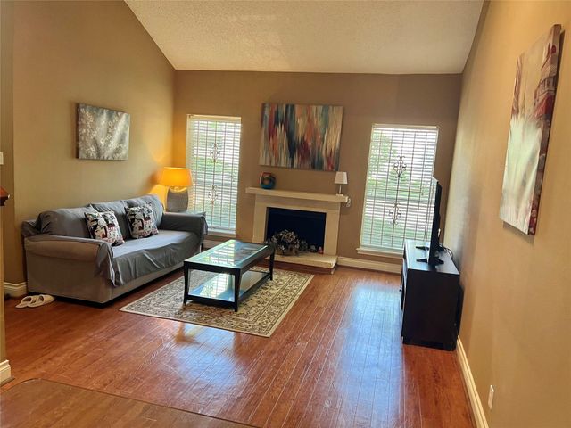 1962 Augusta Drive, Houston, TX 77057