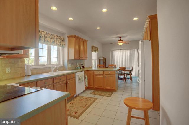 1634 MAJESTIC DRIVE, Chambersburg, PA 17202