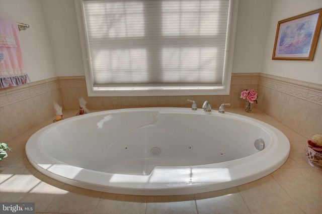 1634 MAJESTIC DRIVE, Chambersburg, PA 17202